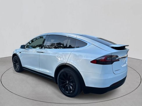 Used 2017 Tesla Model X 75D image 3