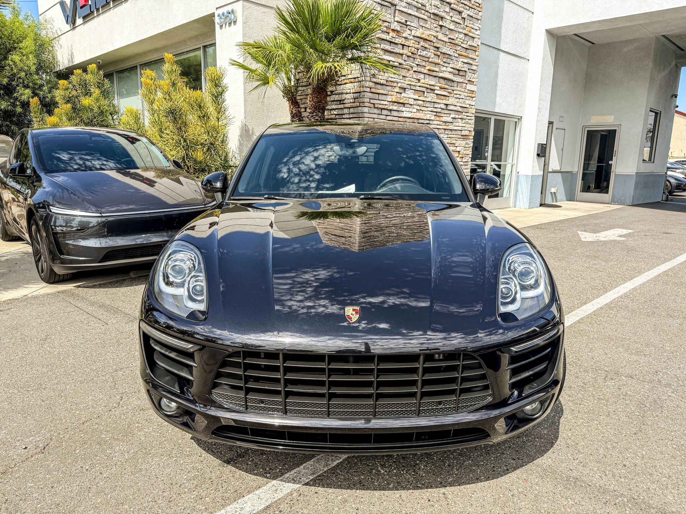 Used 2018 Porsche Macan Sport Edition AWD/4WD image 9