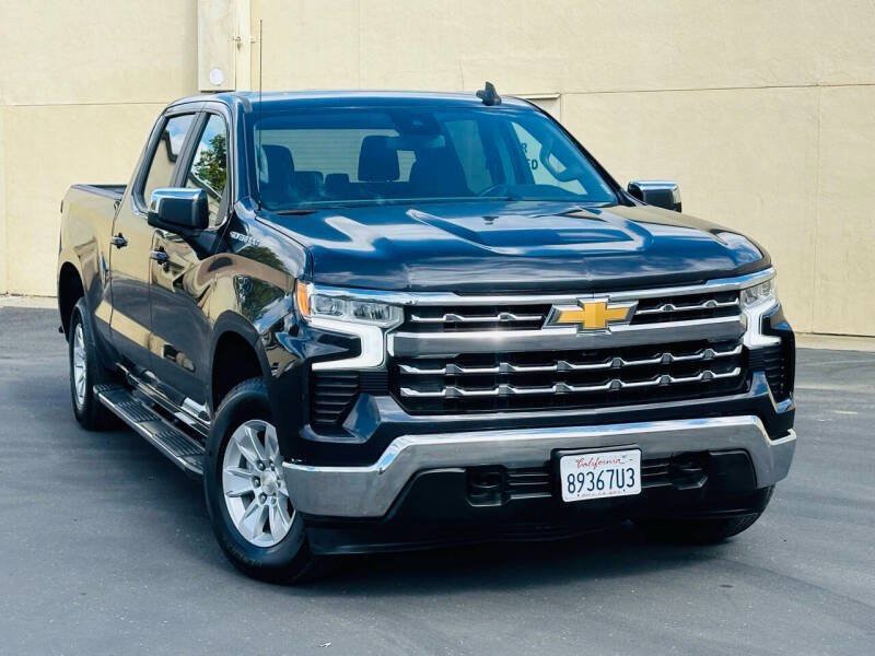 Used 2024 Chevrolet Silverado 1500 LT AWD/4WD image 1