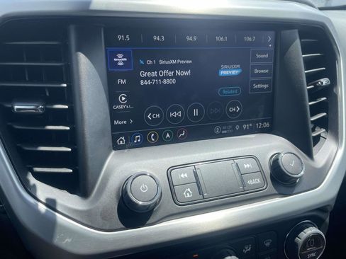 Used 2023 GMC Acadia SLT w/ Technology Package FWD image 19