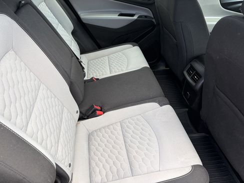 Used 2018 Chevrolet Equinox LS image 23