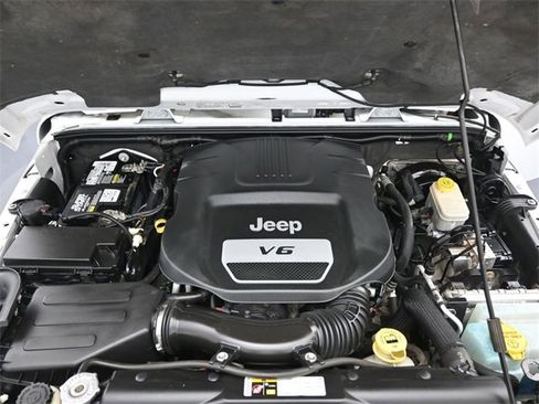 Used 2014 Jeep Wrangler Unlimited Sahara w/ Connectivity Group image 42