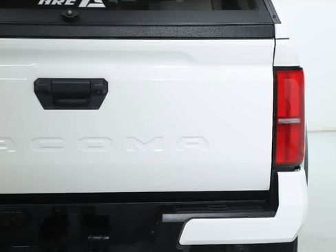 Used 2024 Toyota Tacoma TRD Off-Road image 44