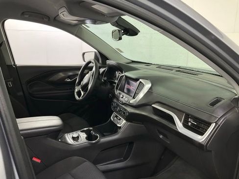 Used 2024 GMC Terrain SLE w/ Driver Convenience Package image 29