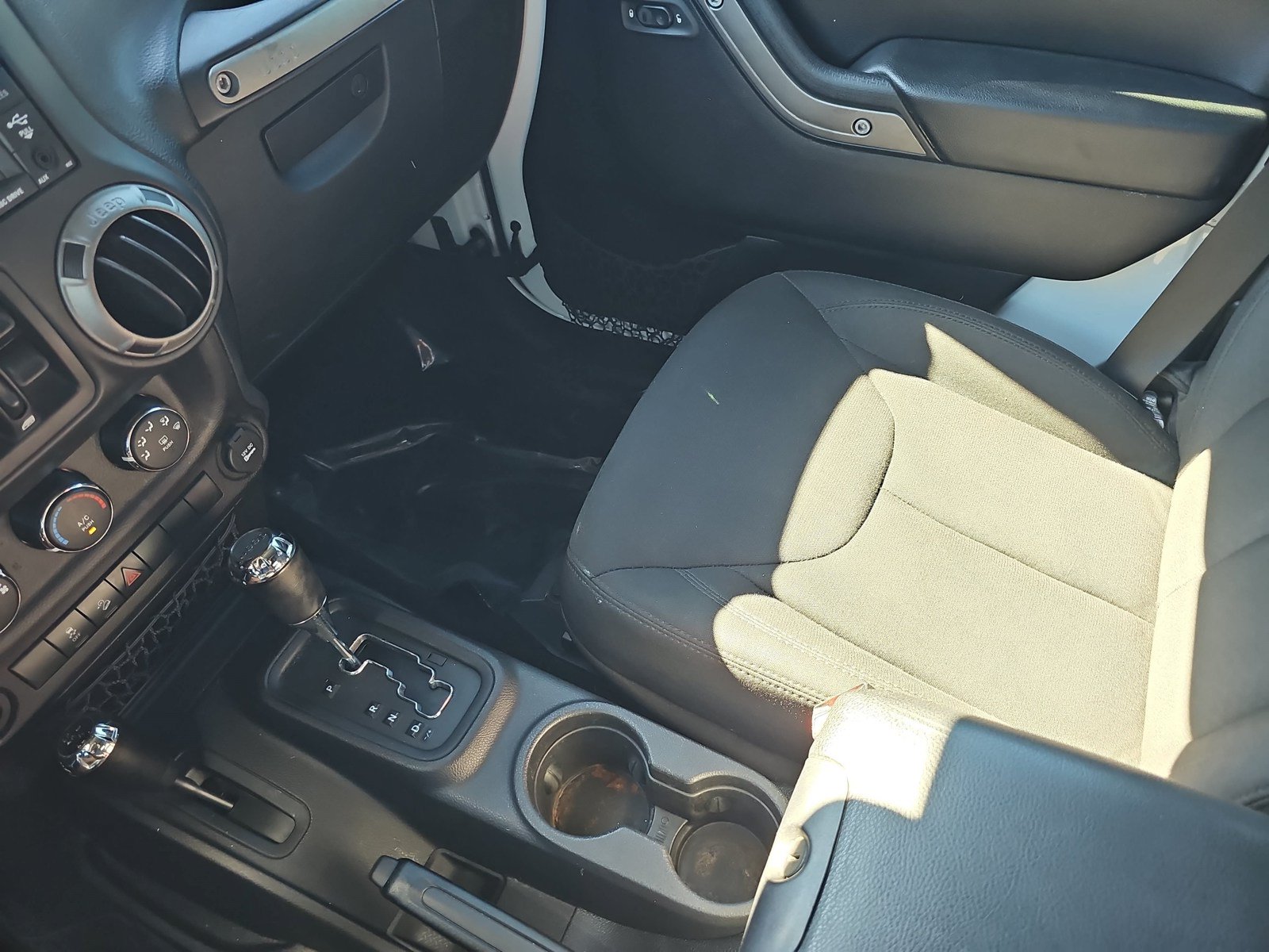 Used 2015 Jeep Wrangler Unlimited Sport AWD/4WD image 21