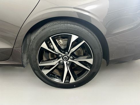 Used 2024 Volvo S60 B5 Core FWD image 11