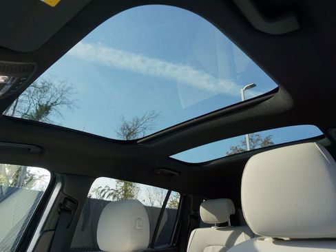 New 2026 Mercedes-Benz GLB 250 image 12