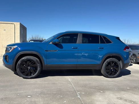 New 2026 Volkswagen Atlas Cross Sport SE FWD image 7