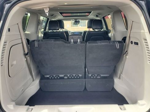 Used 2019 Chrysler Pacifica Limited w/ Tire & Wheel Group FWD image 32