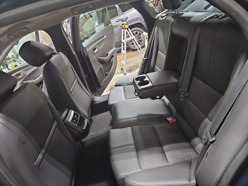 Used 2015 Chevrolet Impala LT image 13