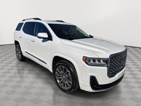 Used 2021 GMC Acadia Denali w/ Denali Technology Package image 3