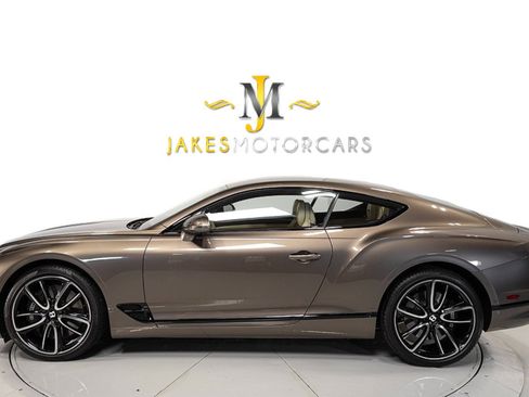 Used 2022 Bentley Continental GT AWD/4WD image 2