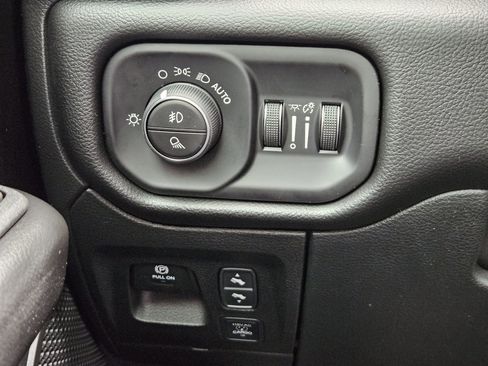 New 2026 RAM 1500 4x4 Crew Cab image 25