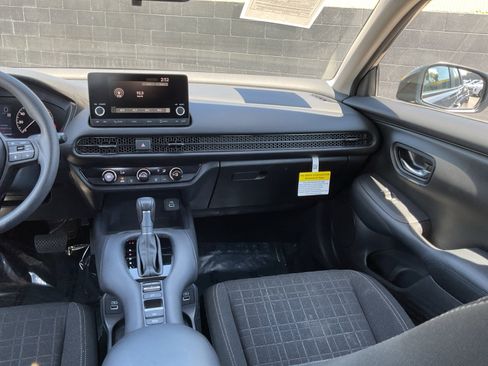 Used 2023 Honda HR-V LX image 16