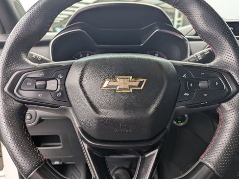 Used 2022 Chevrolet TrailBlazer RS w/ Sun and Liftgate Package FWD image 25
