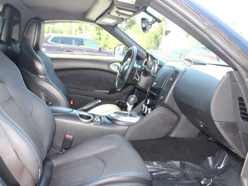 Used 2014 Nissan 370Z Touring RWD image 15