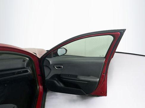 Used 2025 Kia K4 FWD image 30