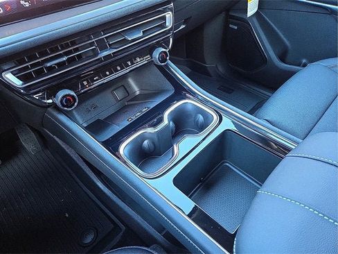 New 2026 Chevrolet Traverse LT w/ Enhanced Driving Package image 25