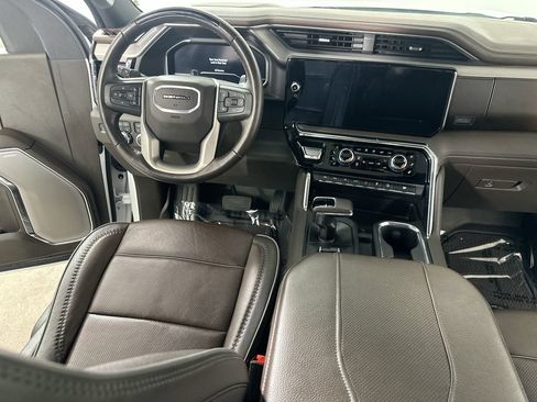 Used 2024 GMC Sierra 1500 Denali AWD/4WD image 17
