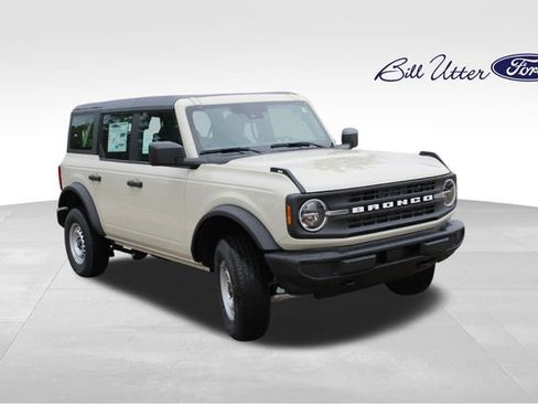 New 2026 Ford Bronco 4-Door AWD/4WD image 2