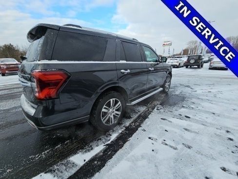 Used 2022 Ford Expedition Limited image 3