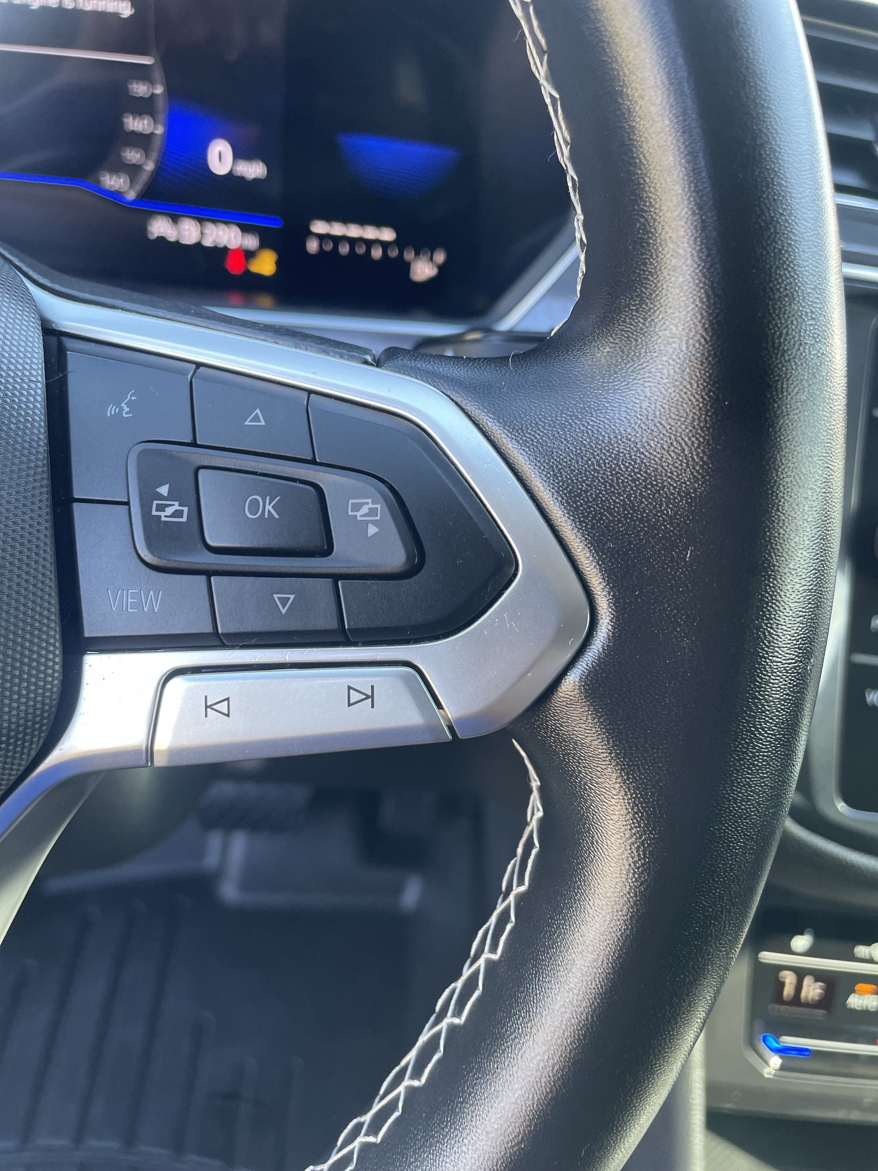 Used 2023 Volkswagen Tiguan SE FWD image 17