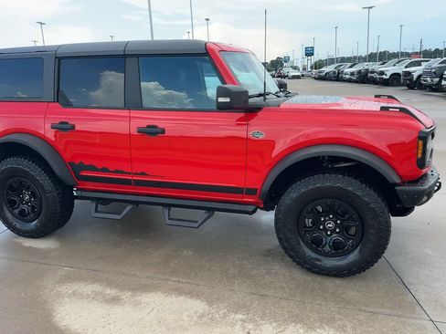 Used 2024 Ford Bronco Wildtrak AWD/4WD image 9