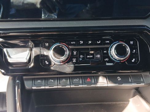 Used 2023 GMC Sierra 1500 AT4 w/ AT4 Premium Package image 16