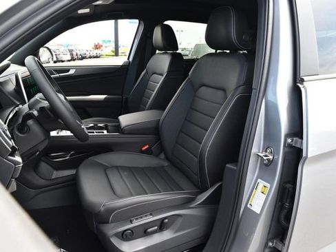 New 2026 Volkswagen Atlas Cross Sport SEL R-Line AWD/4WD image 18