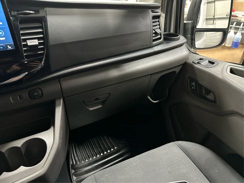 Used 2023 Ford Transit 350 XLT image 28