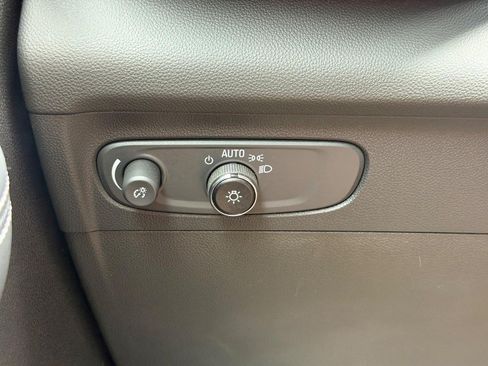 Used 2023 Buick Envision Essence FWD image 16