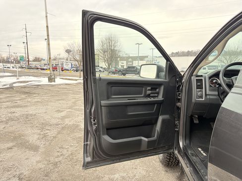 Used 2018 RAM 1500 Express w/ Express Value Package image 11