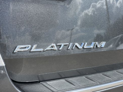 Used 2020 Ford Explorer Platinum w/ Premium Technology Package image 31