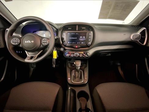Used 2025 Kia Soul LX image 15