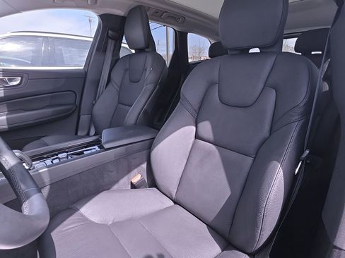 Used 2023 Volvo XC60 B5 Plus w/ Climate Package AWD/4WD image 18