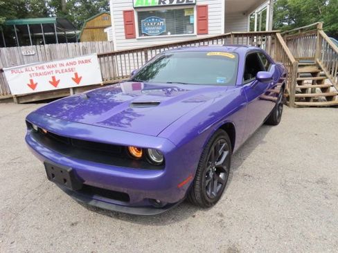 Used 2019 Dodge Challenger SXT w/ Blacktop Package RWD image 2