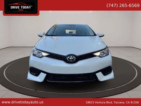 Used 2018 Toyota Corolla iM image 1