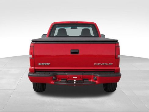 Used 2001 Chevrolet S10 Pickup LS w/ Preferred Equipment Group RWD image 8