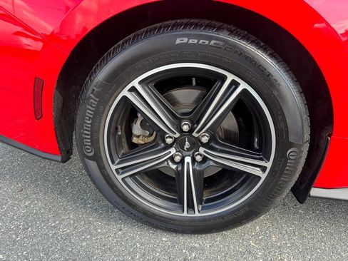 Used 2025 Ford Mustang Coupe RWD image 27