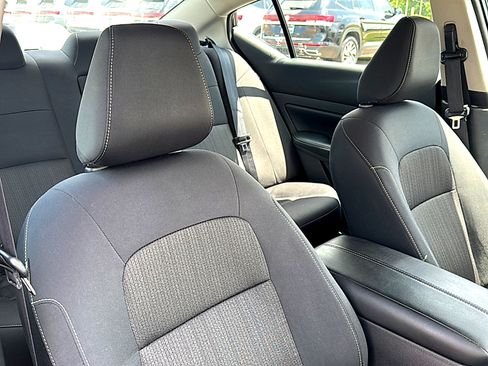 Used 2025 Nissan Altima 2.5 SV FWD image 24
