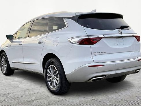Used 2024 Buick Enclave Premium image 4