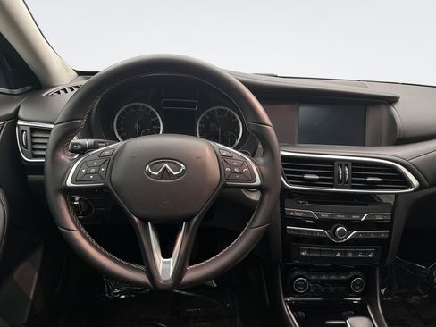 Used 2018 INFINITI QX30 Premium w/ Navigation Package AWD/4WD image 12