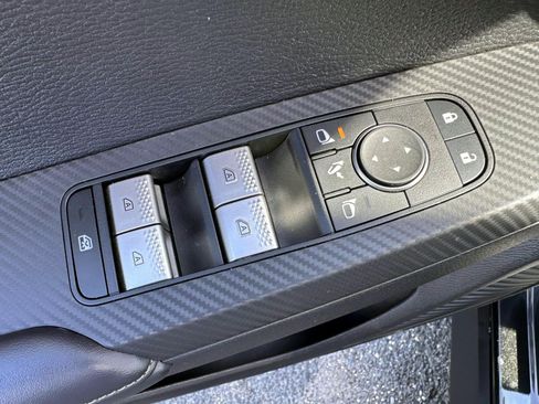 Used 2024 Mitsubishi Outlander SEL AWD/4WD image 9