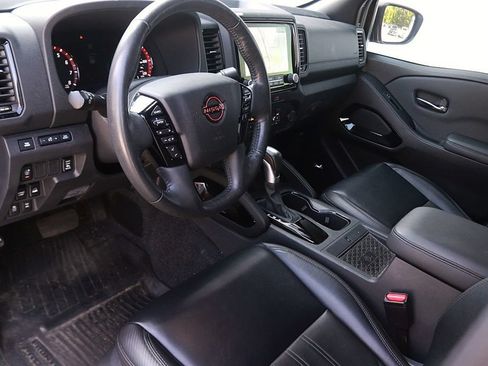 Used 2022 Nissan Frontier PRO-4X w/ Pro-4X Premium Package AWD/4WD image 13