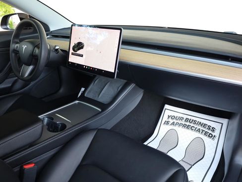 Used 2021 Tesla Model 3 Standard Range Plus RWD image 32