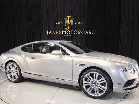 Used 2017 Bentley Continental GT image 14