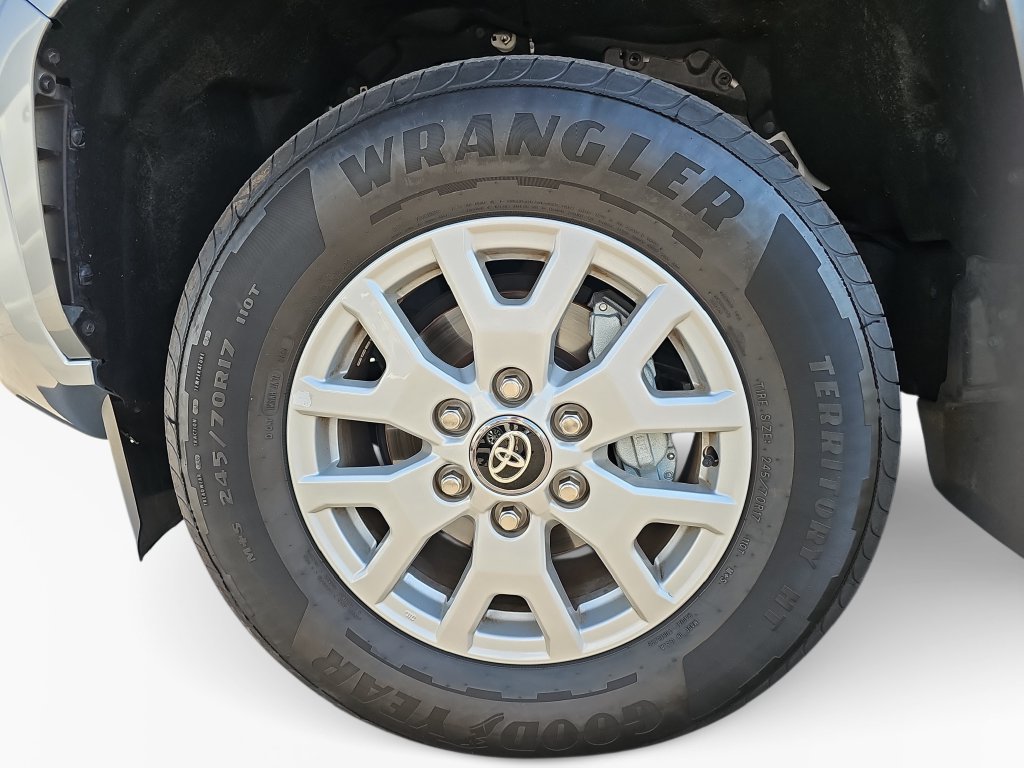 Certified 2025 Toyota Tacoma SR5 AWD/4WD image 22