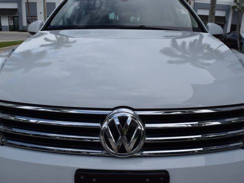 Used 2016 Volkswagen Touareg TDI AWD/4WD image 14