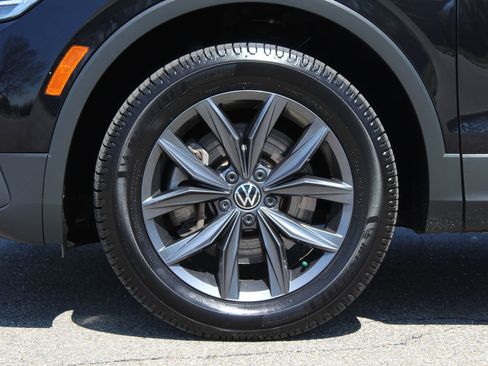 Used 2022 Volkswagen Tiguan SE image 29