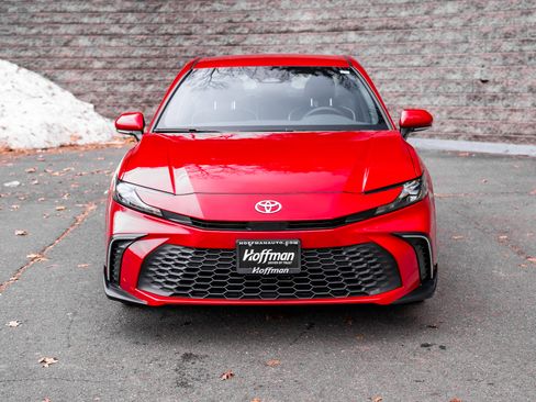 Certified 2025 Toyota Camry SE w/ Convenience Package image 3